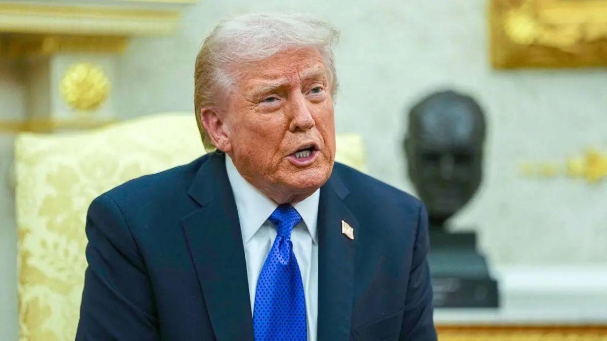 Photo of Donald Trump admitted the last cabinet meeting got 'pretty boring.'