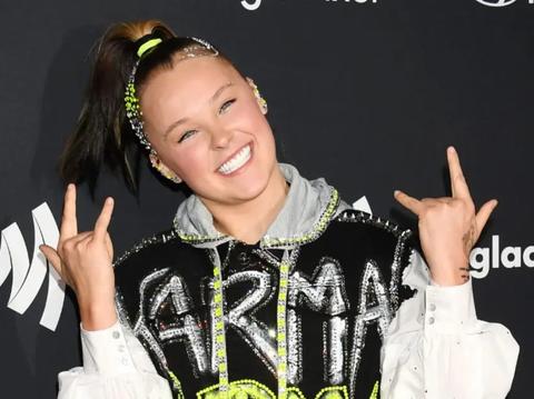 jojo siwa celebrates beating taylor swift most disliked music video