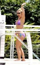 2010__03__britney_miam8 139×225.jpg