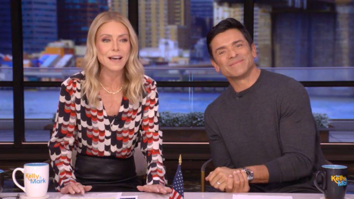 Photo of Kelly Ripa and Mark Consuelos.