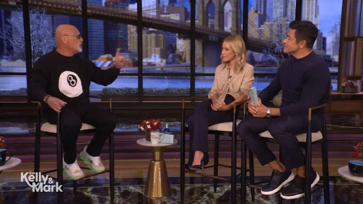 Image of Howie Mandel got into a spat with Kelly Ripa on the March 23 episode of her talk show.
