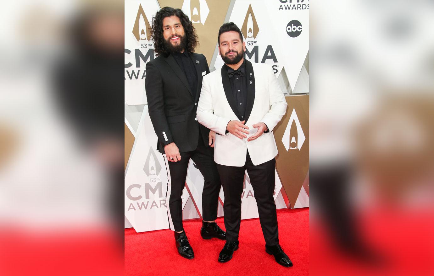 Dan Smyers And Shay Mooney On Red Carpet CMA Awards 2019