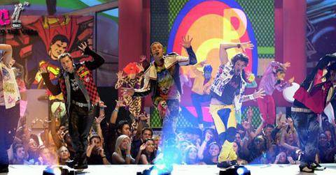 Nsync performs at the MTV VMAs