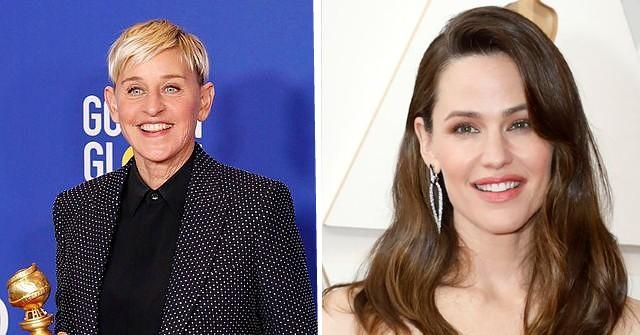 19 Hands-Free Bags Inspired by Blake Likely, Jennifer Garner, and More