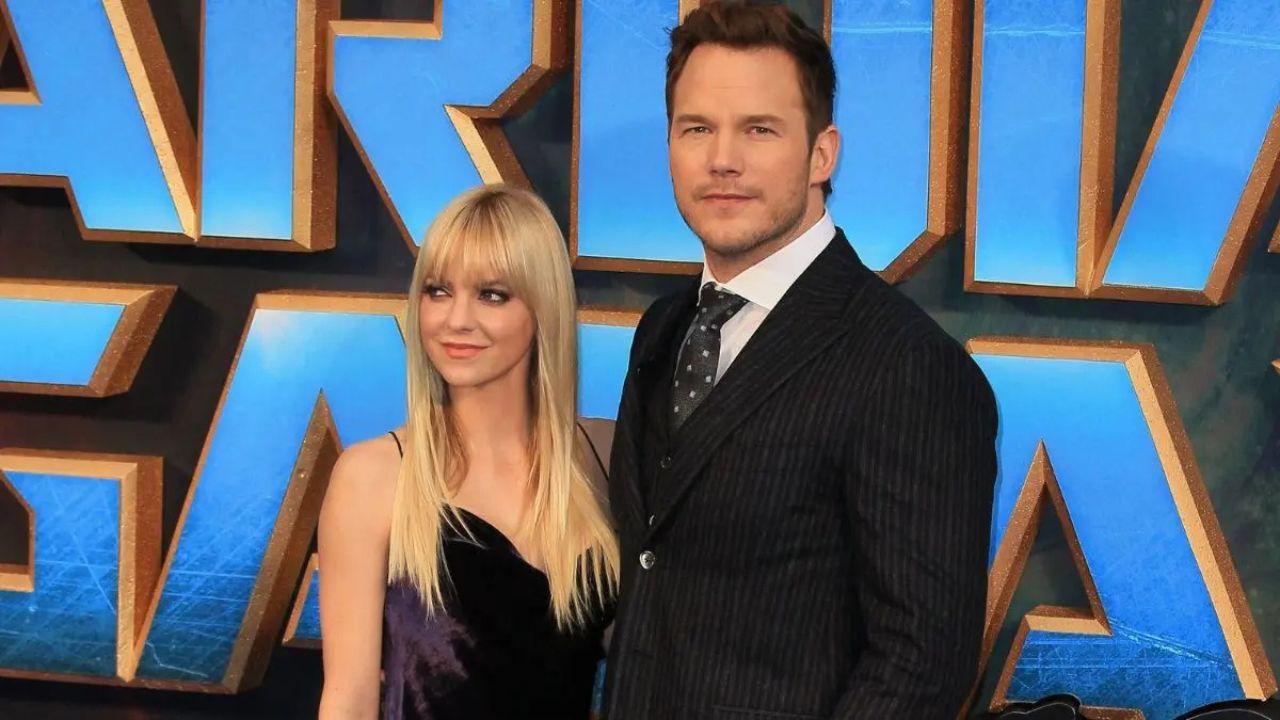 Photo of Anna Faris explained that she didn't grow up with religion.