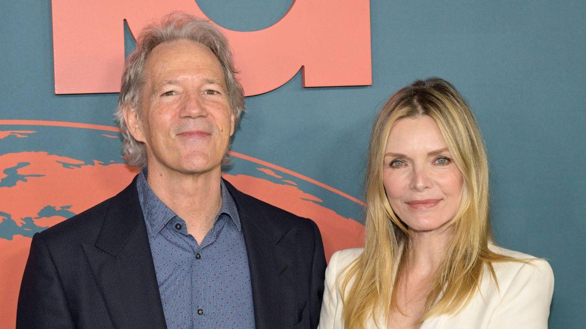 who is michelle pfeiffer husband david e kelley