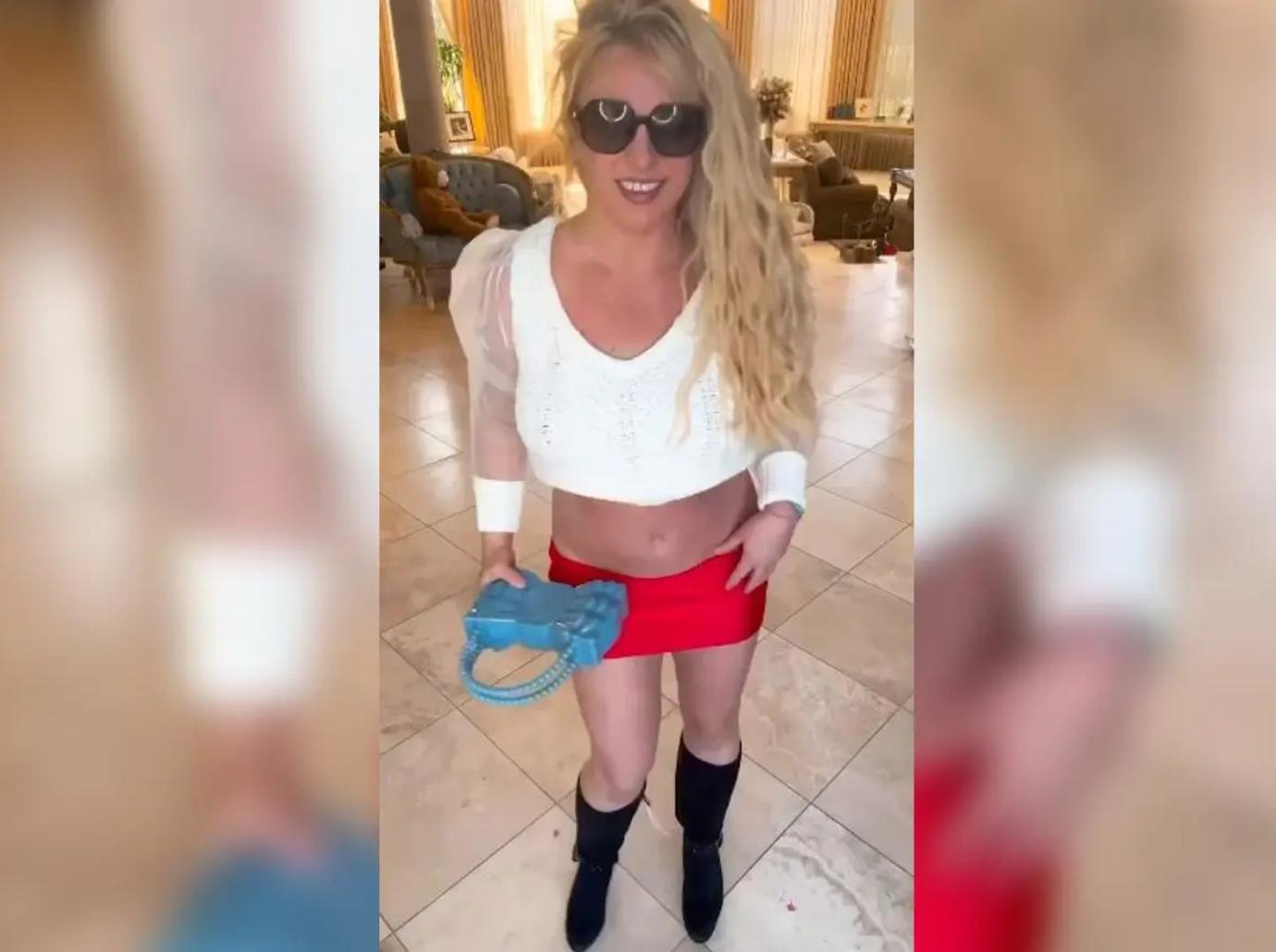 britney spears dancing again tiny weak fasting photo