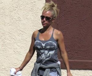 2011__05__dwts_rehearsals_may2_26a 300×248.jpg