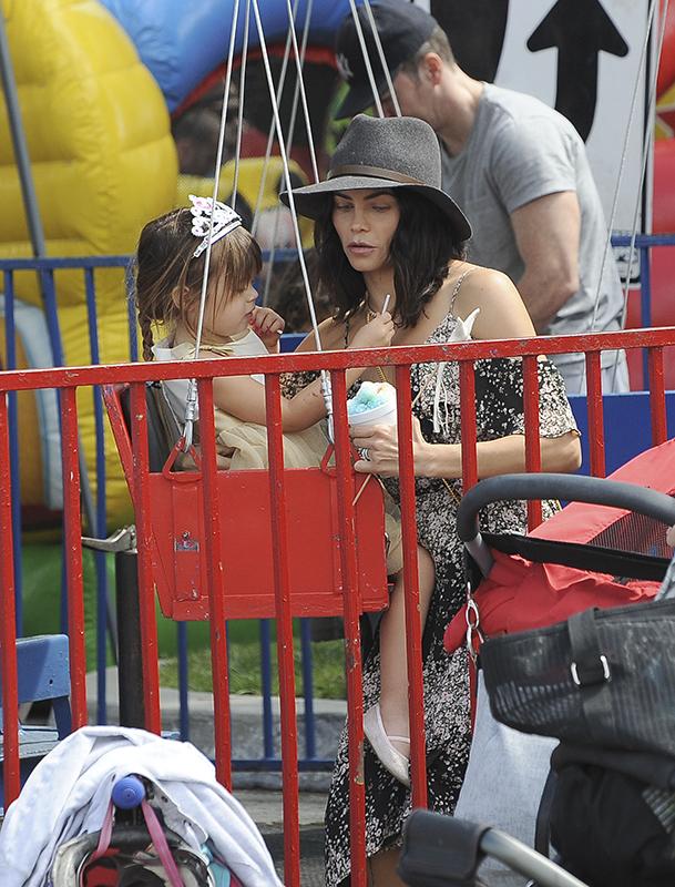 Jenna Dewan Takes Her Daughter To The Farmer&#8217;s Market In Studio City