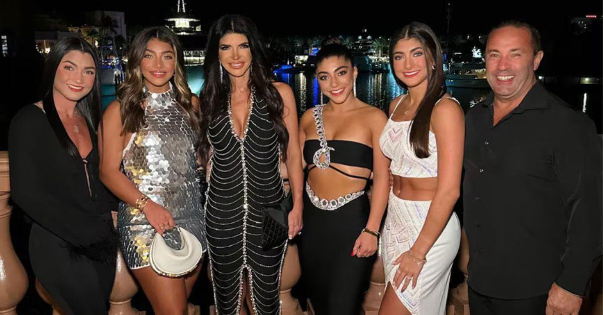 Photo of Teresa and Joe Giudice and their daughters