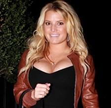 2010__01__jessicasimpson 225×220.jpg