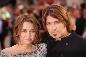 2010__12__Miley_Cyrus_Billy_Ray_Cyrus_Dec10newsne 300×199.jpg