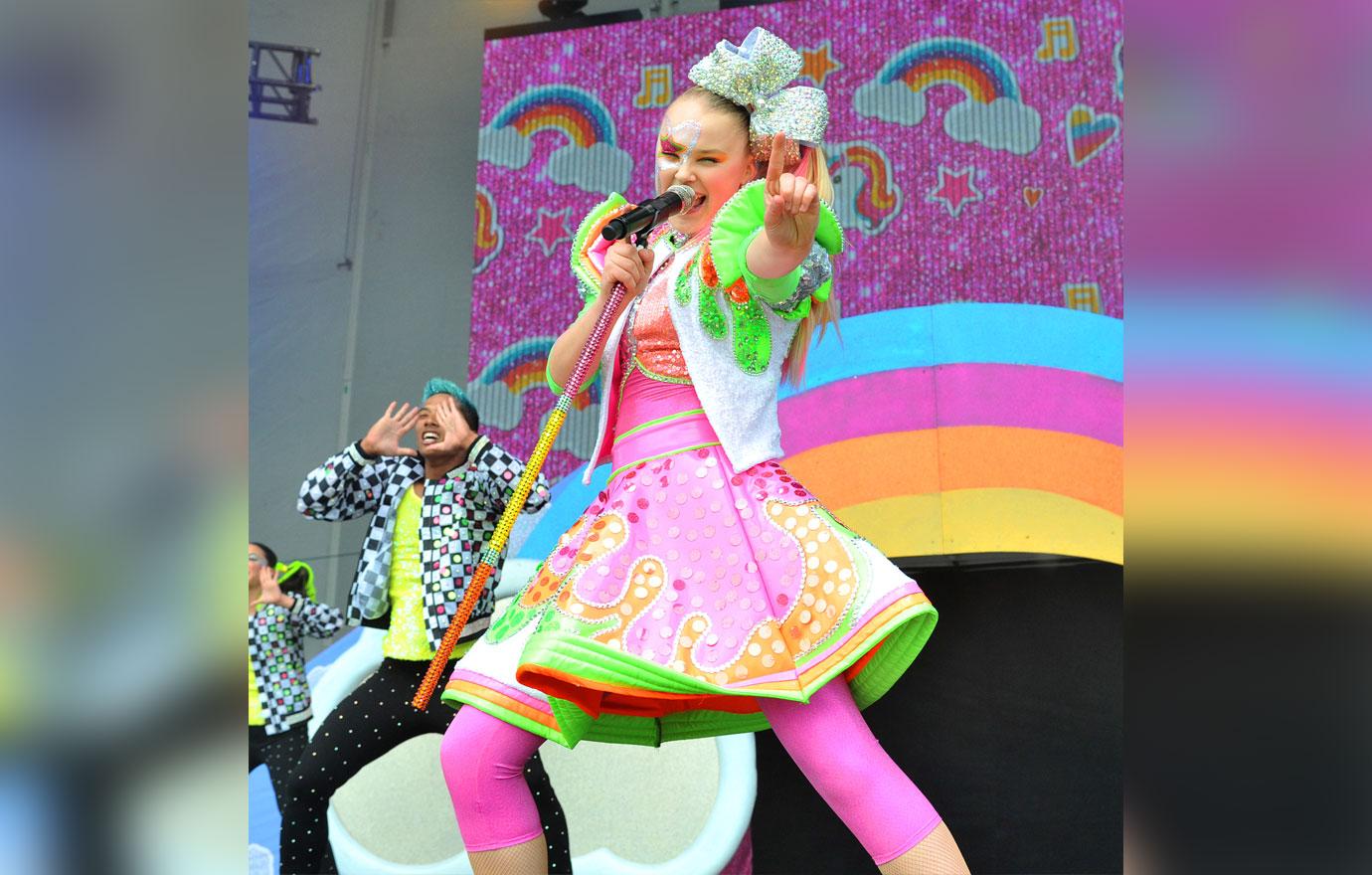 Jojo-Siwa-Makeup-Recalled