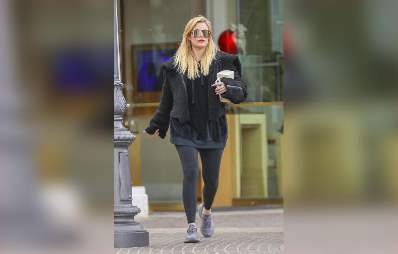 Khloe kardashian baby bump