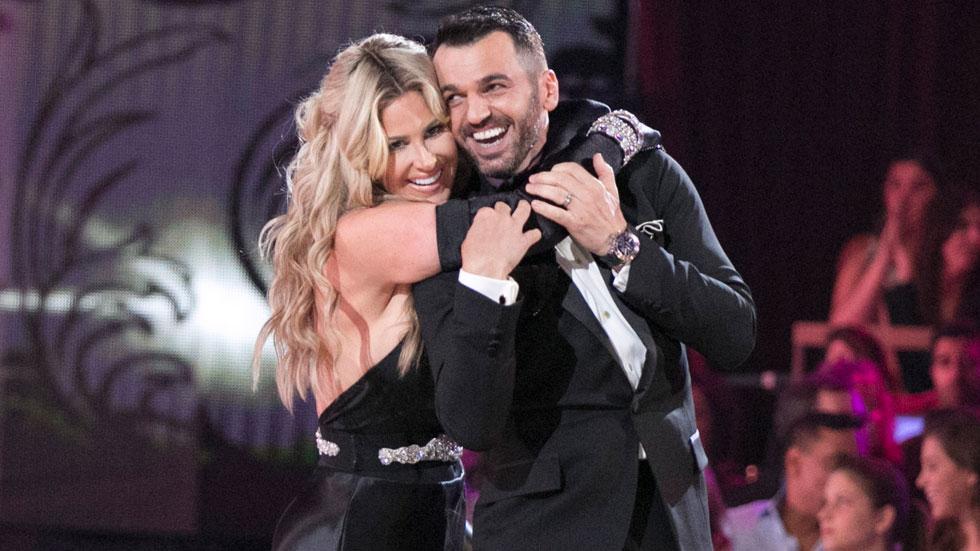 Kim zolciak return dancing with the stars tony dovolani