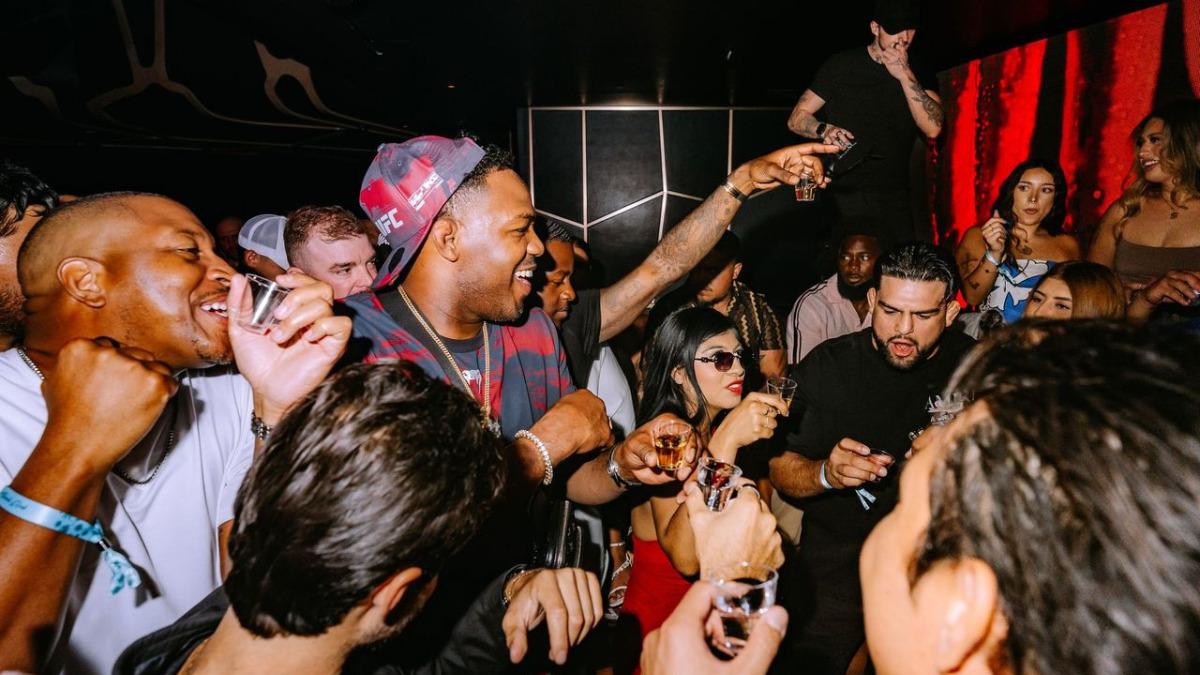 ufc stars nba champs and a mormon wives star las vegas nightlife goes into overdrive