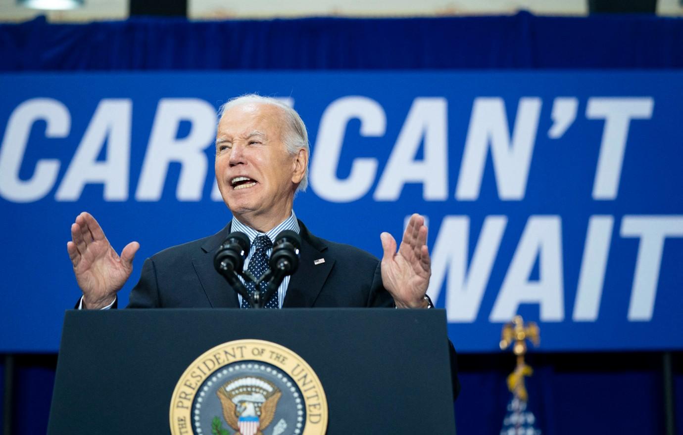 joe biden  jokes heckler could take him shush up