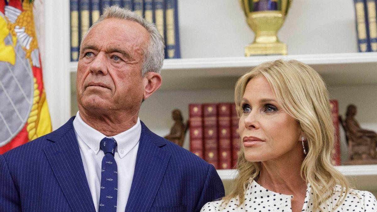 Photo of Robert F. Kennedy Jr. and Cheryl Hines.