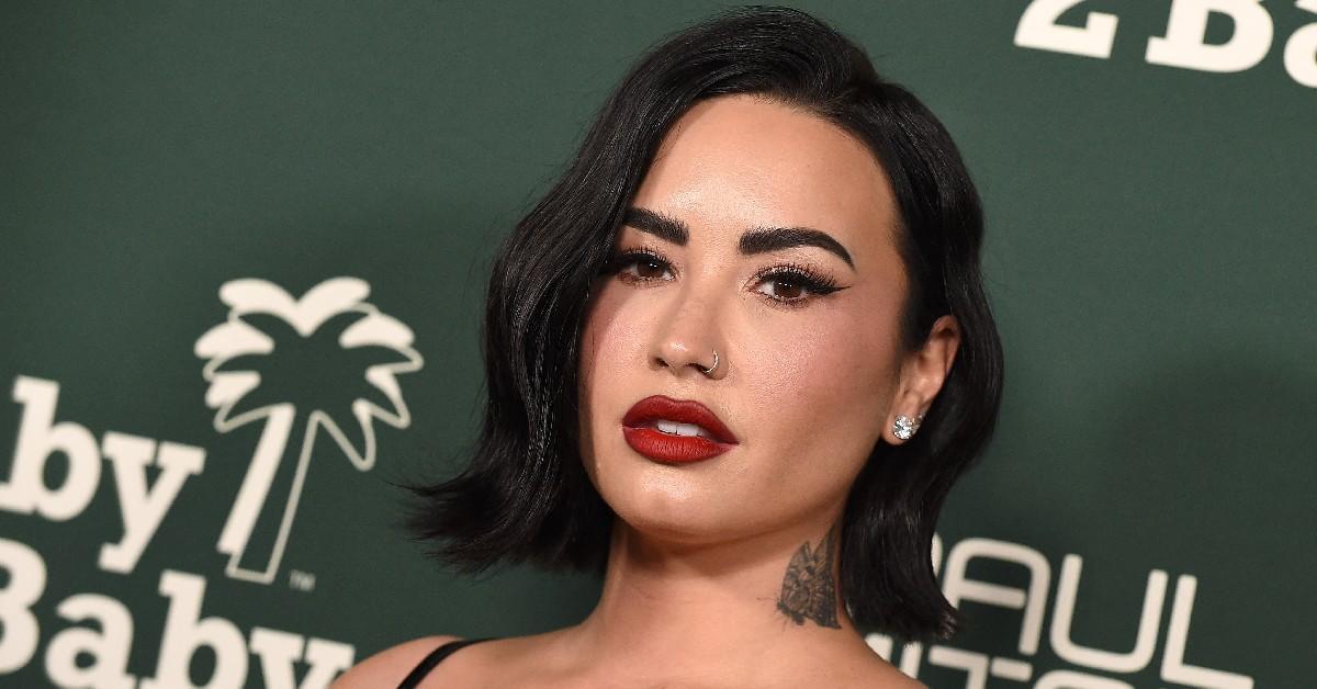 Demi Lovato Wears Tiny Crop Top For Makeup-Free Mirror Selfie