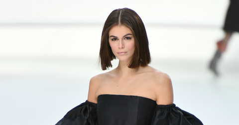 kaia-gerber-kiss-friend-celebrate-birthday