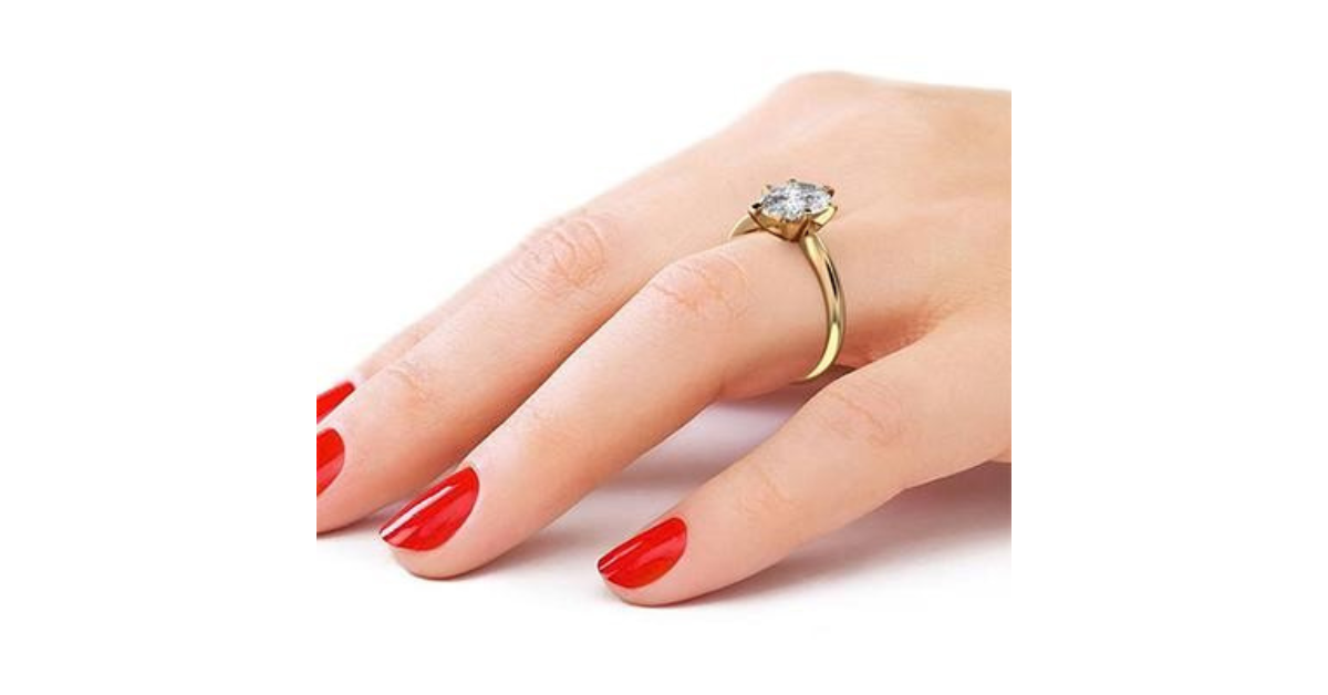 why everyone loves solitaire engagement rings