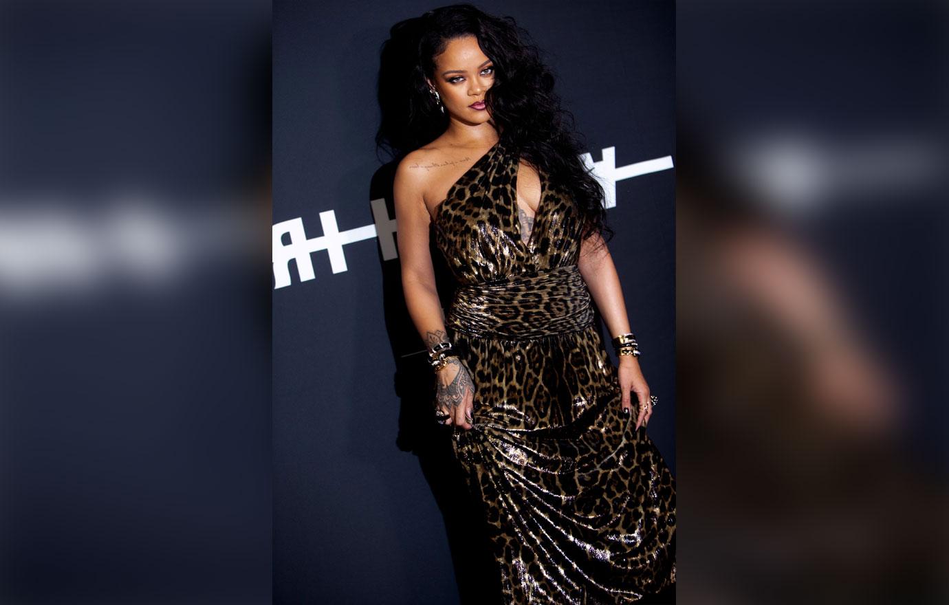 Rihanna Trolls Fans In An Epic Way About Her New Album