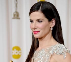 2010__04__Sandra_Bullock_April21news 287×300.jpg