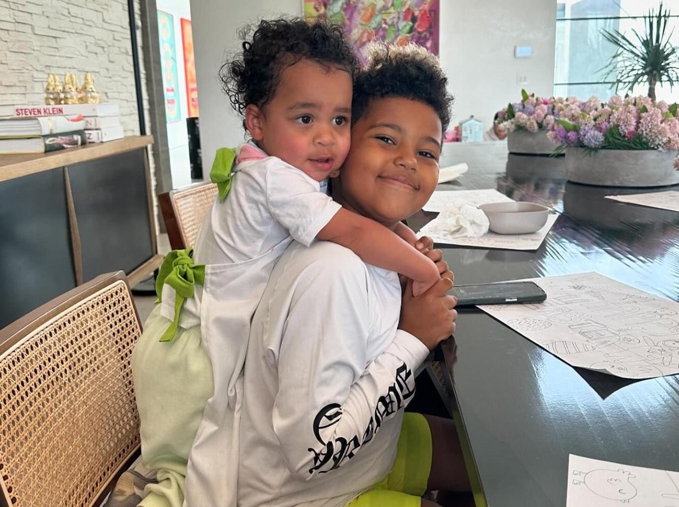 khloe kardashian photo tatum hugging saint west connection