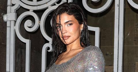 kylie jenner cries hateful comments looks old the kardashians