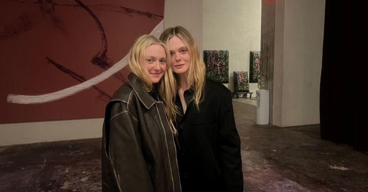 Photo of Dakota and Elle Fanning