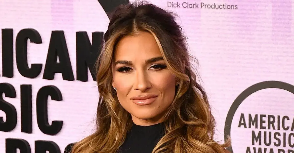 Image of Jessie James Decker admitted giving up eyelash enhancements was difficult but described embracing her natural look as freeing.