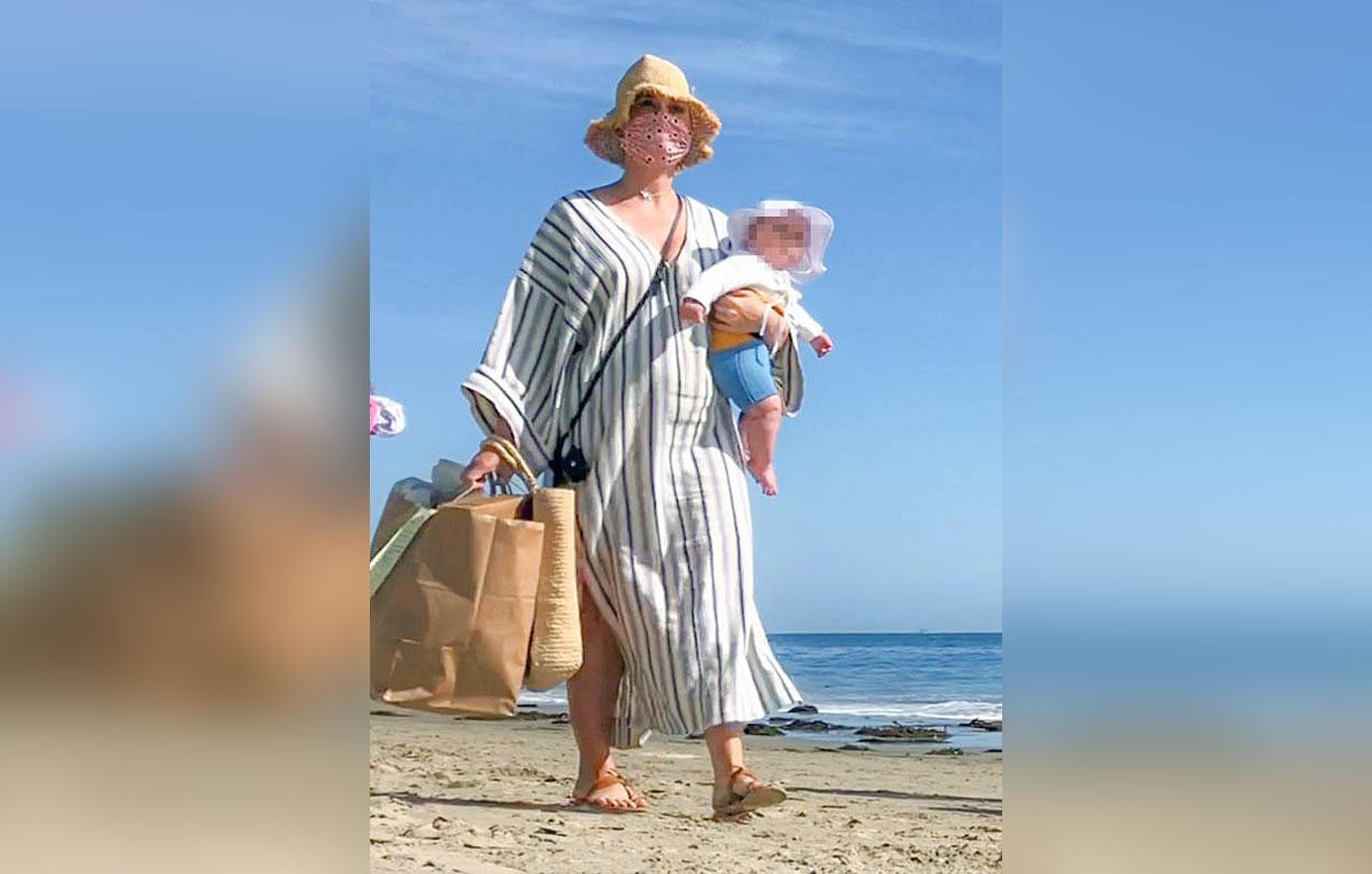 katy perry orlando bloom on beach with baby daisy dove