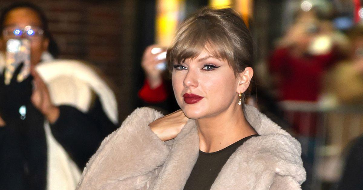 Image of Taylor Swift's guest list include her loyal friends, a source said.