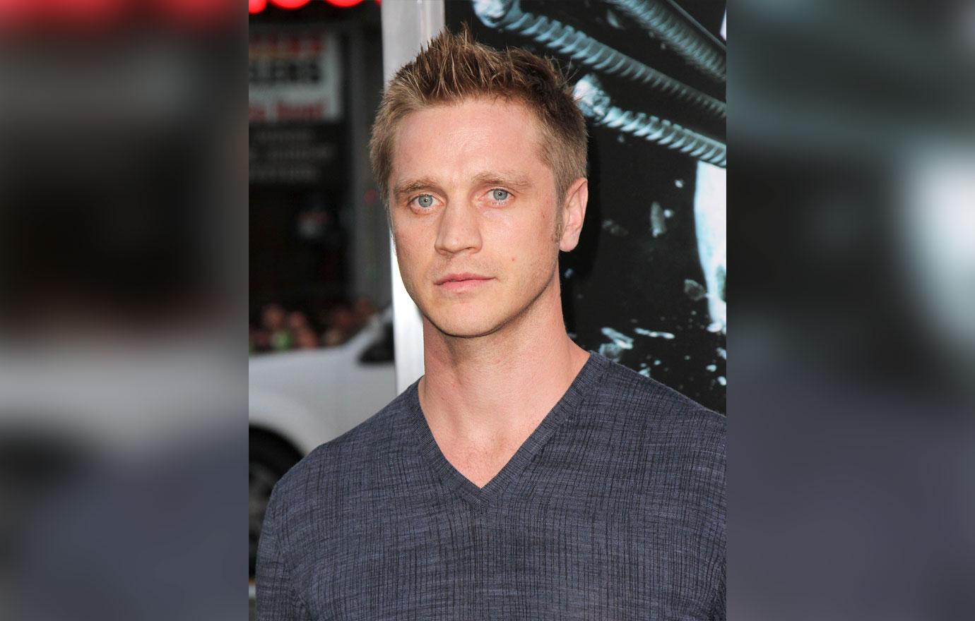 devon sawa playing flawed twin fathers chucky