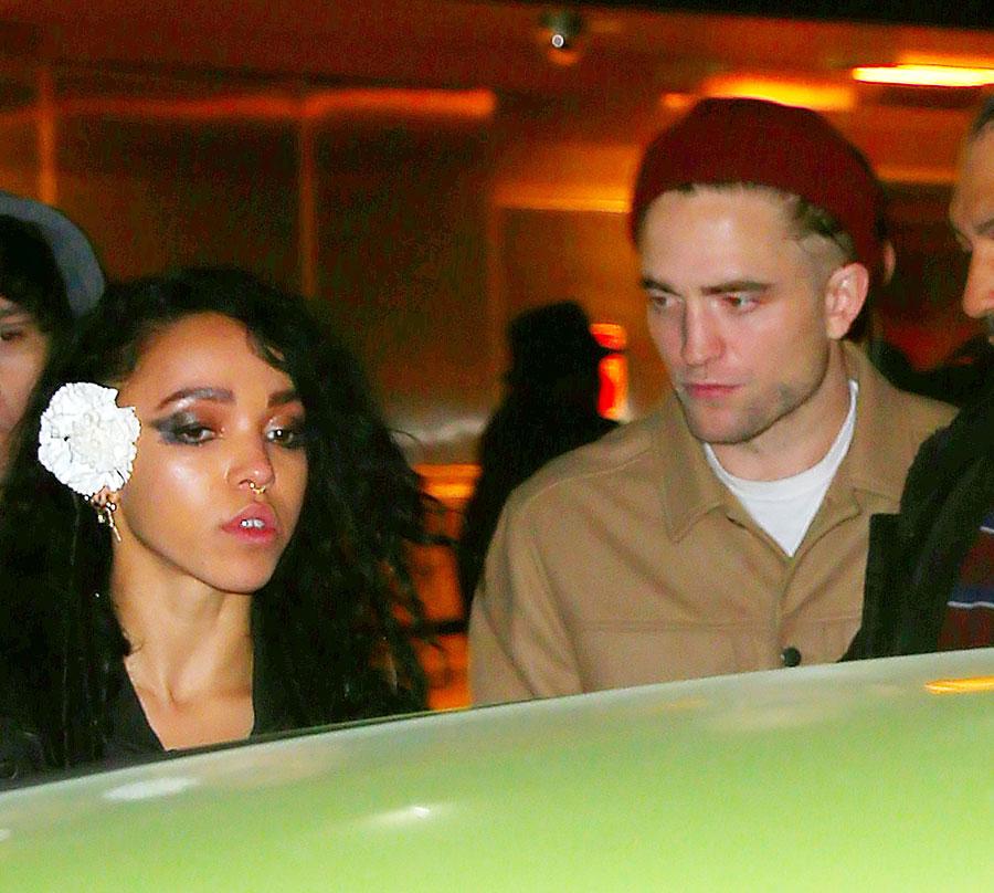 Robert pattinson fka twigs gold digger splash 03