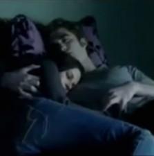 2010__03__Kristen_Stewart_Robert_Pattinson_march22newsne 223×225.jpg