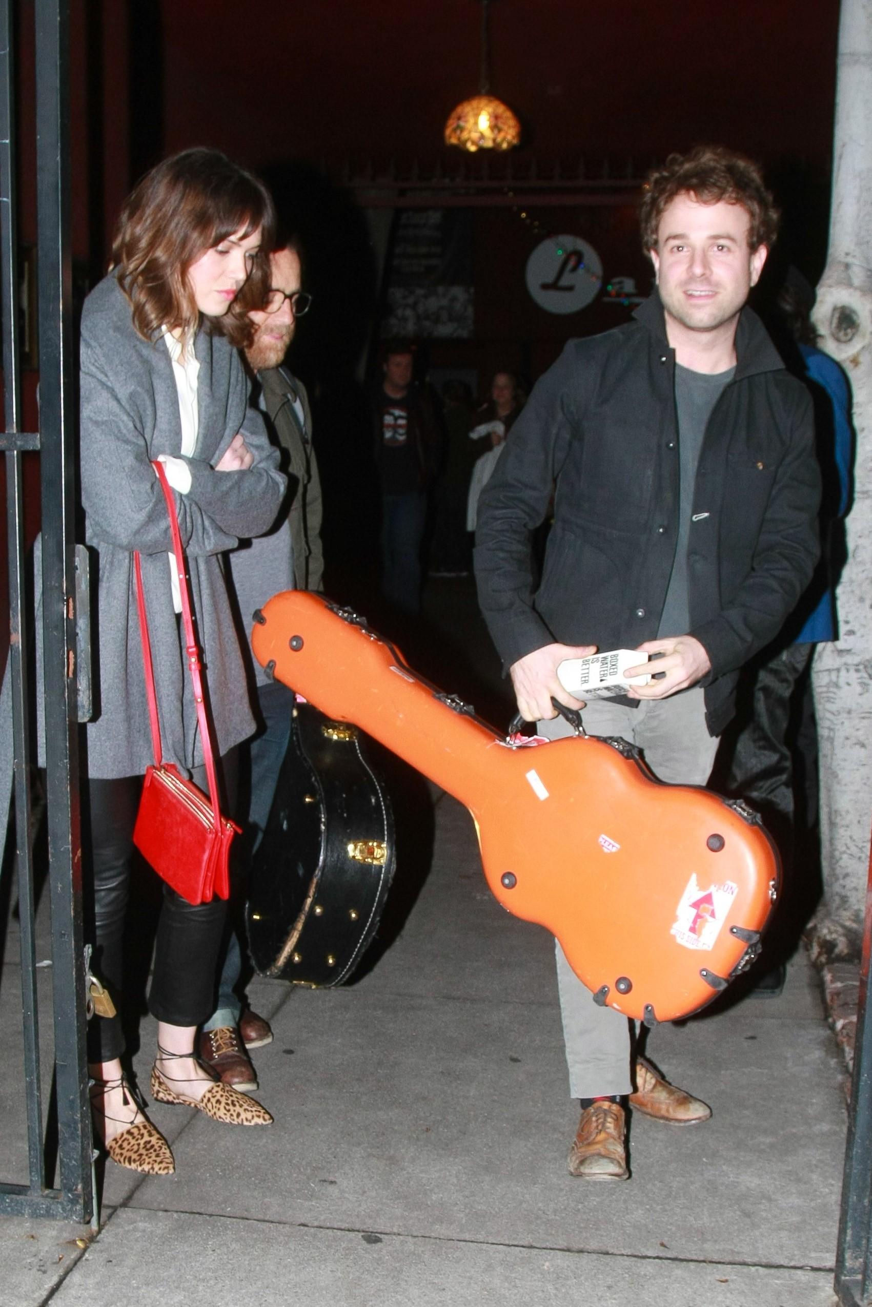 Mandy moore boyfriend Taylor Goldsmith 01