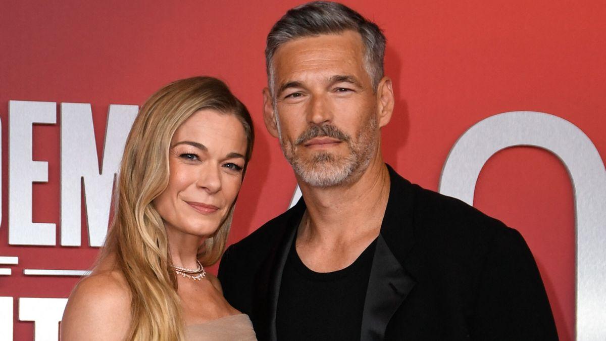 Photo of LeAnn Rimes and Eddie Cibrian