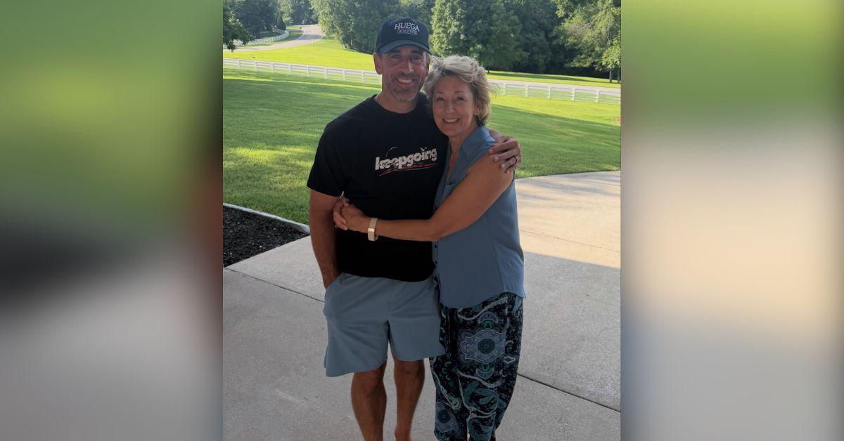image of Aaron Rodgers reunited publicly with his family after more than a decade of estrangement.