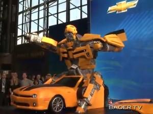 2011__06__Cake_Boss_Transformers_June22news 300×223.jpg