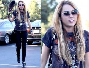 2010__11__Miley Cyrus 300×230.jpg