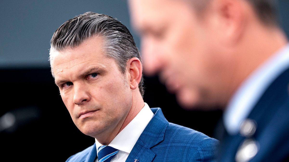 Image of Pete Hegseth drew criticism for restricting Pentagon press coverage.