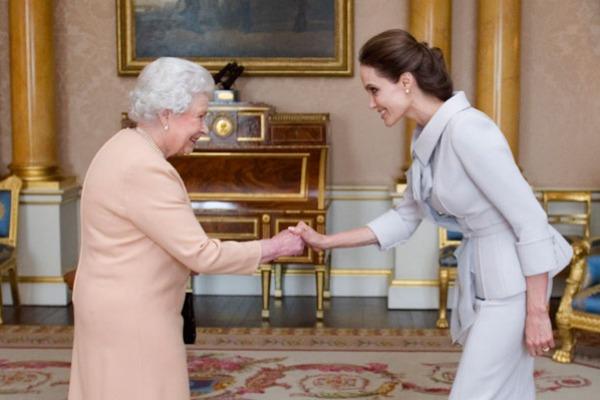 Angelina jolie queen elizabeth