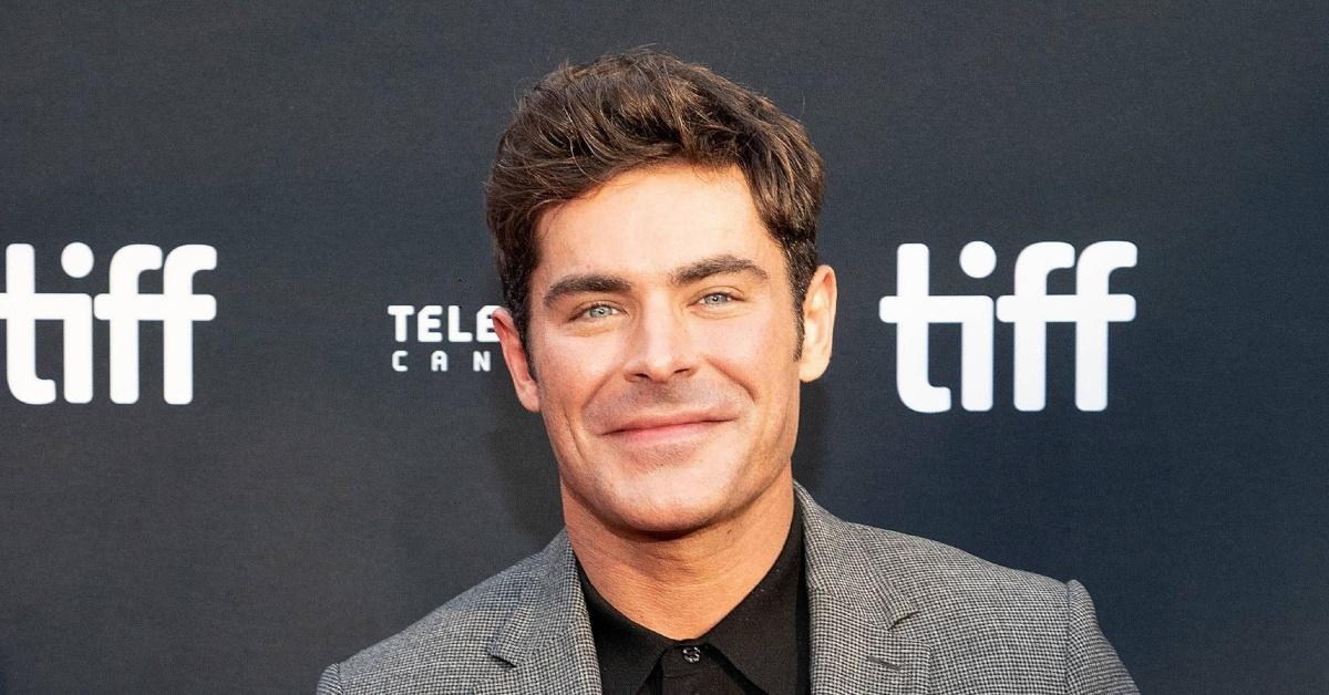 Zac Efron Is Nearly Unrecognizable as a Bulked-Up Wrestler for