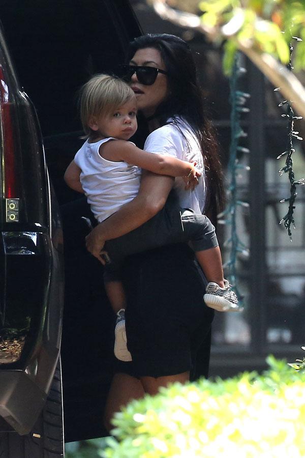 kourtney kardashian son reign