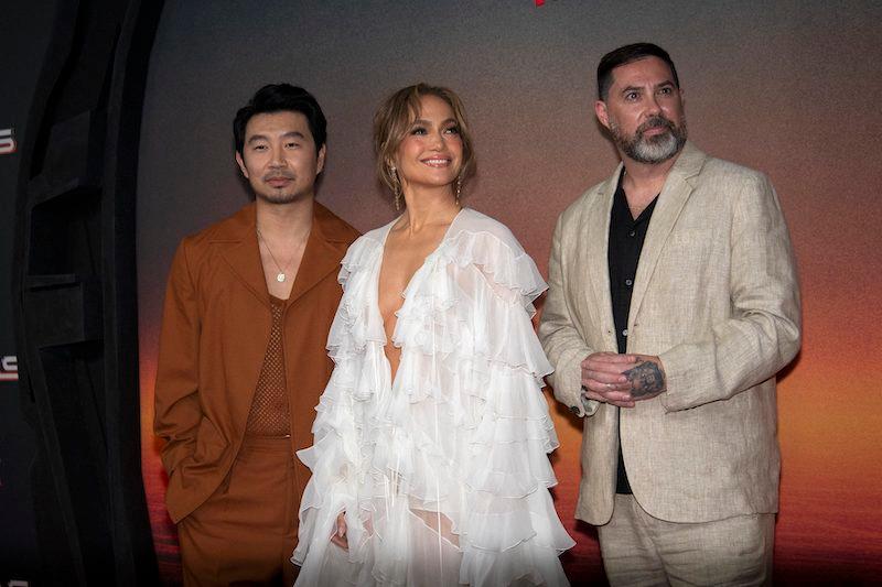 ben affleck skips jlo carpet again