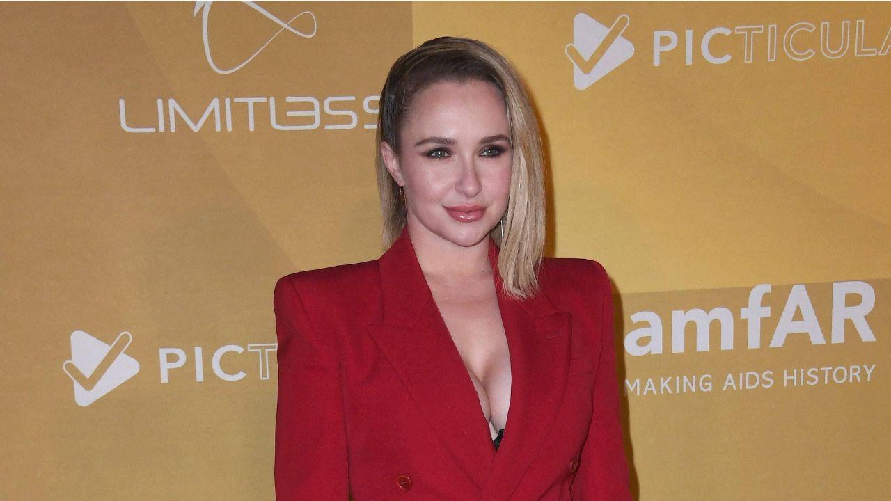 image of Sources close to the late actress said she 'was fighting a lot demons' before her sudden death.