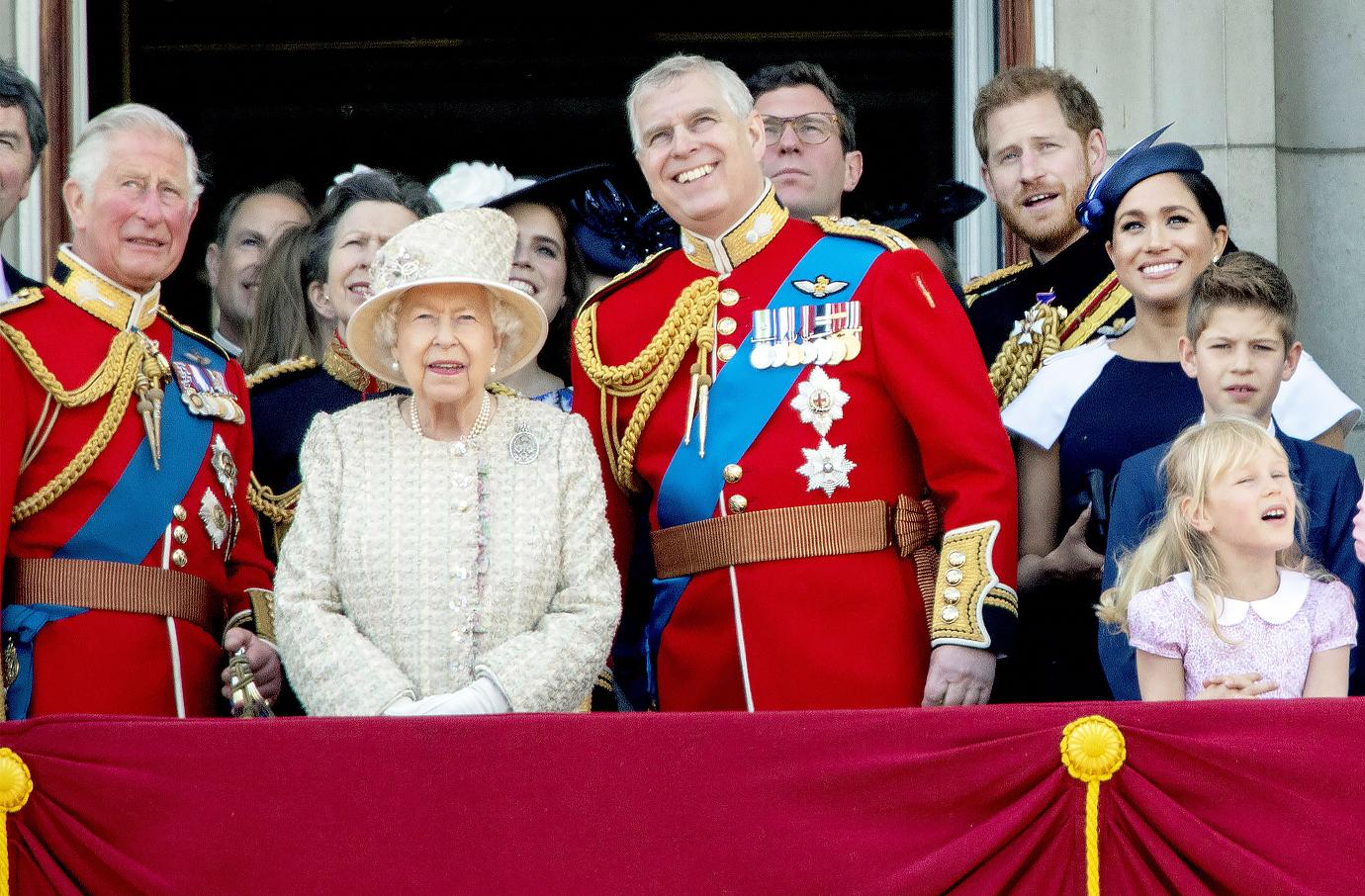 queen elizabeth ii will not desert prince andrew virginia giuffre sexual assault lawsuit outcome ok