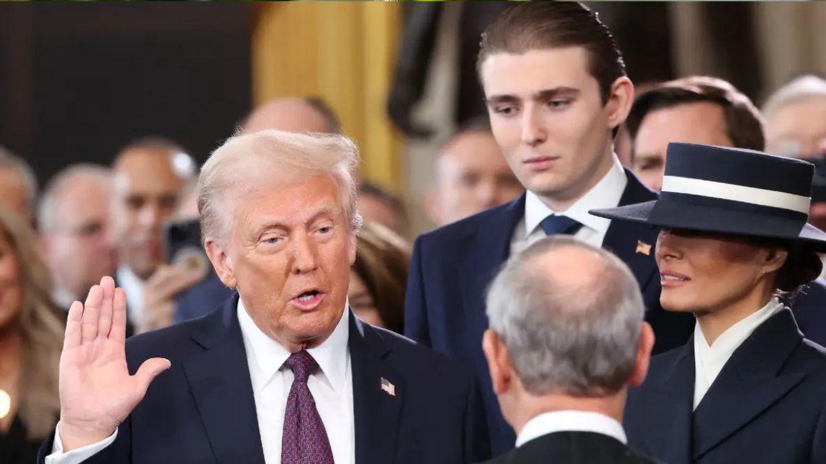 image of Barron trump and Donald trump