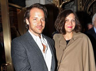 Peter sarsgaard maggie gyllenhaal march30nea.jpg